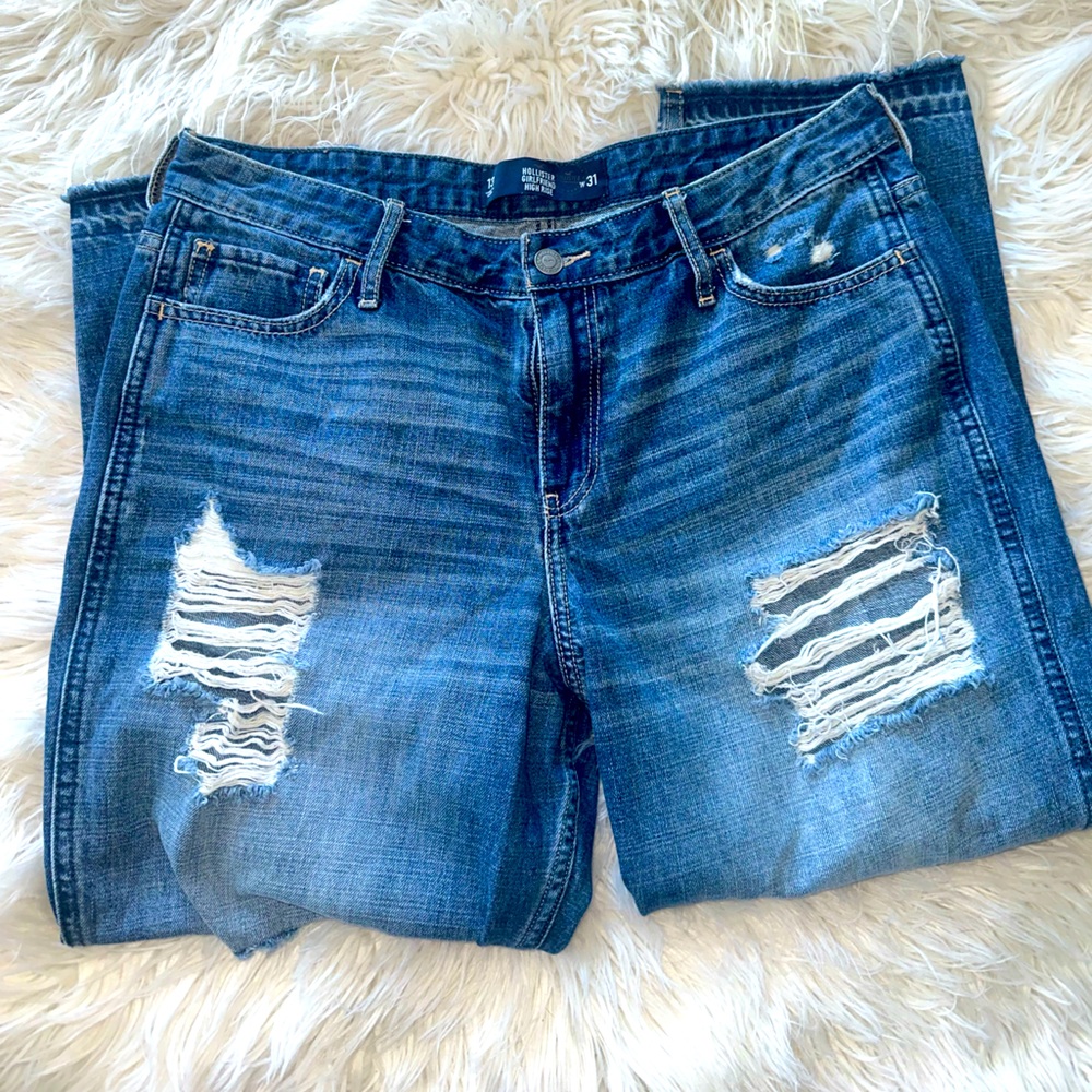 HOLLISTER Distressed Girlfriend Jeans